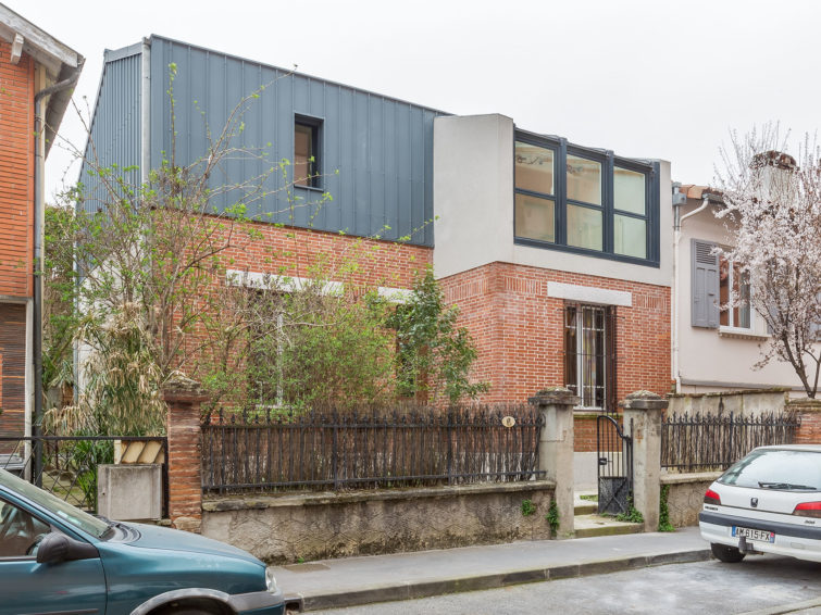 Le2bis-Agence d'architecture toulouse-Surélévation contemporaine minimaliste Maison Toulouse-Façade sur rue